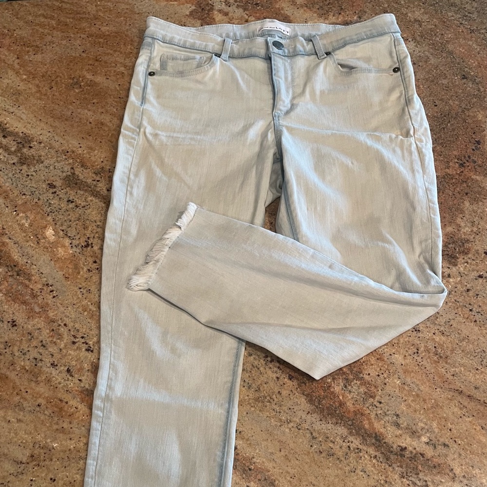 Loft Modern Skinny Jeans with frayed btmns Size 28/8
